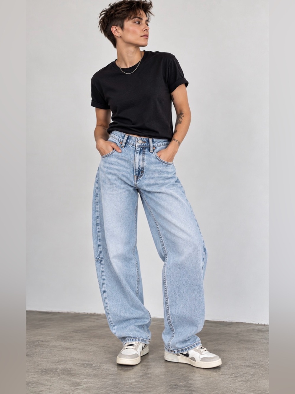 Aeropostale Barrel Jeans Size 2 Light Wash High Rise 100% Cotton